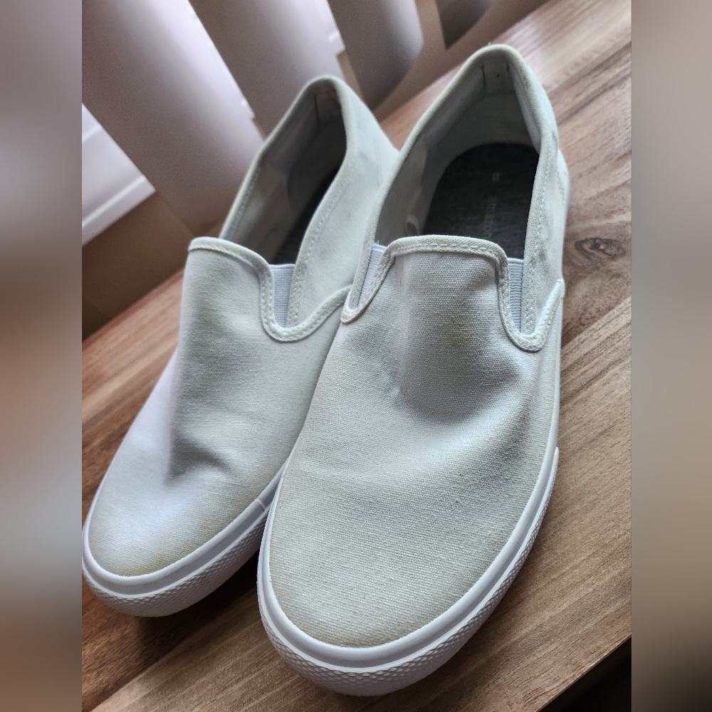 Womens White slip on Amazon essentials sneaker 8 - Picture 1 of 9